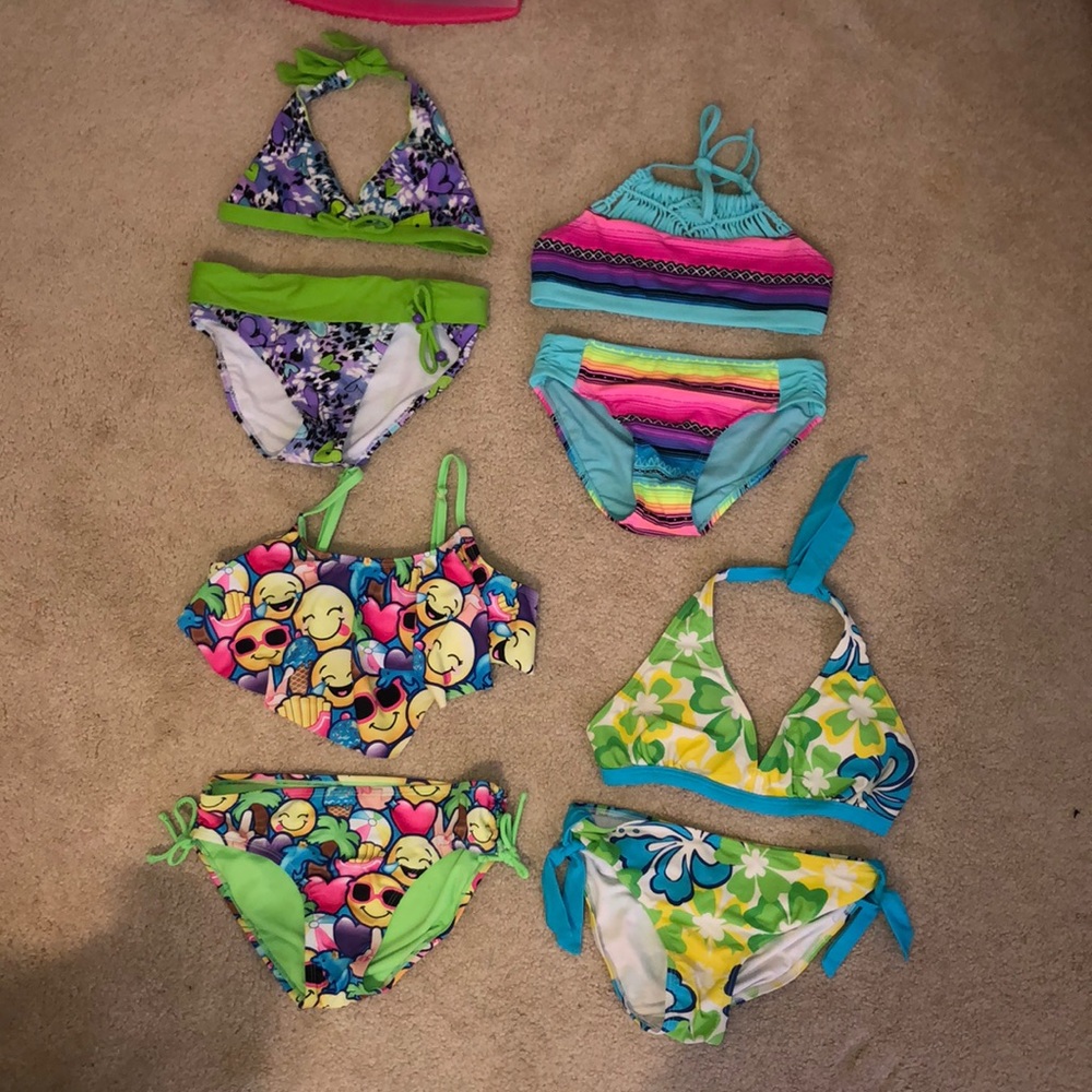 4 girls bikinis